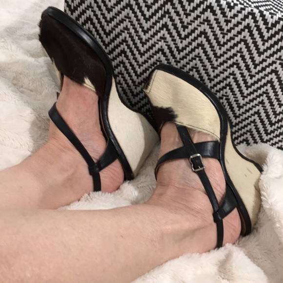 CALF HAIR SANDALS - Picture 3 of 15